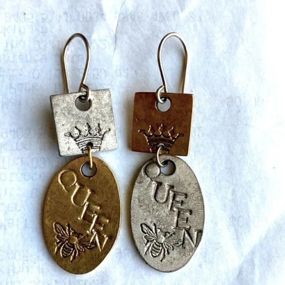 Queen vintage  earrings 